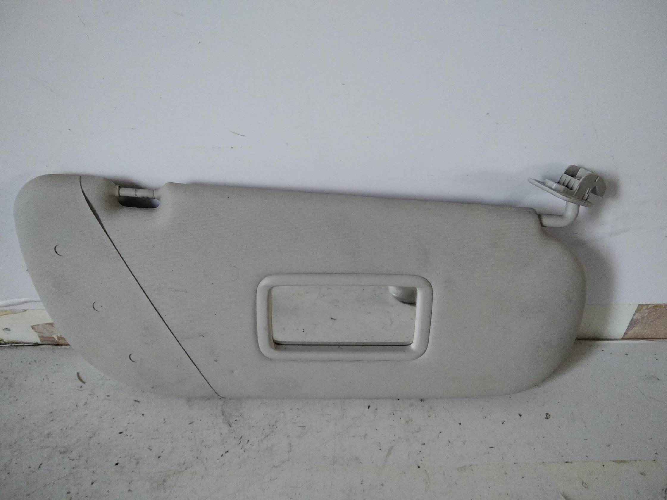 Aletta parasole parabrezza dx.